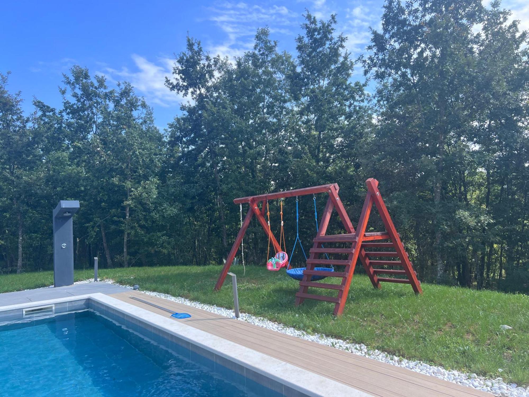 Vila Prisunca Jacuzzi & Swimming Pool Пазин Екстериор снимка